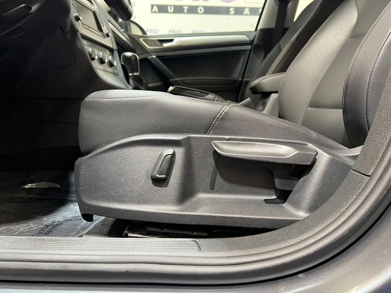 Volkswagen Golf photo Volkswagen Golf