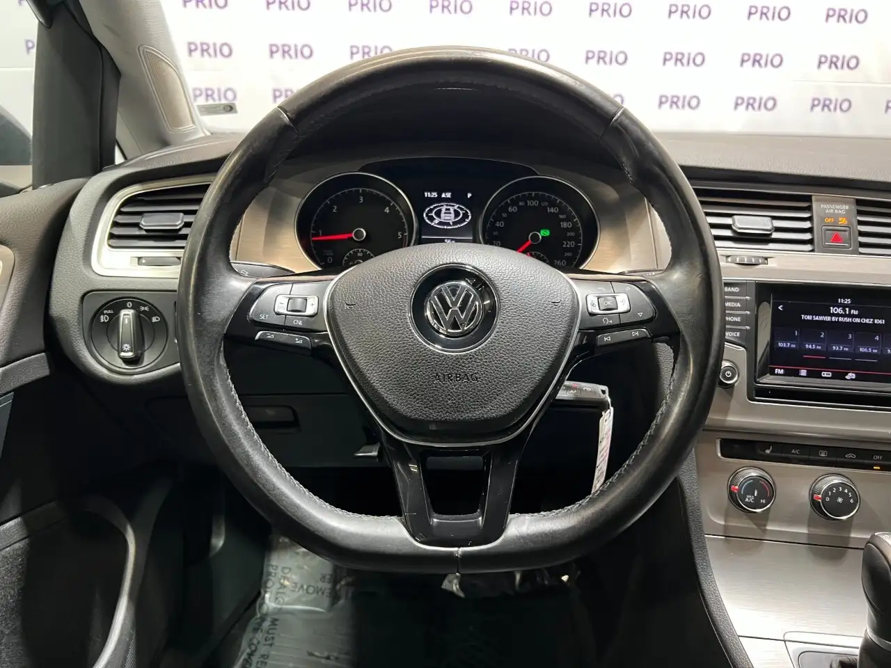 Volkswagen Golf photo Volkswagen Golf