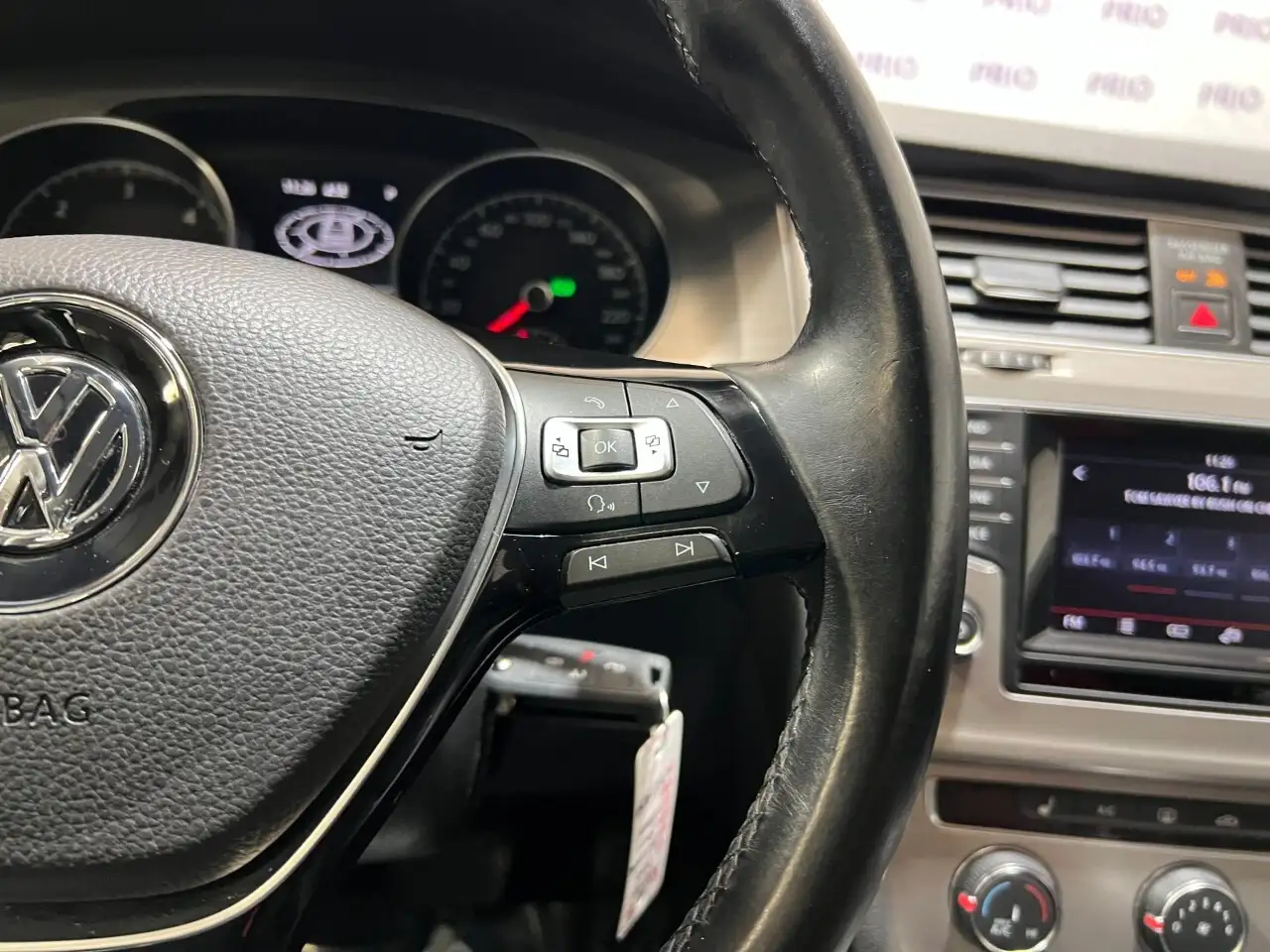 Volkswagen Golf photo Volkswagen Golf