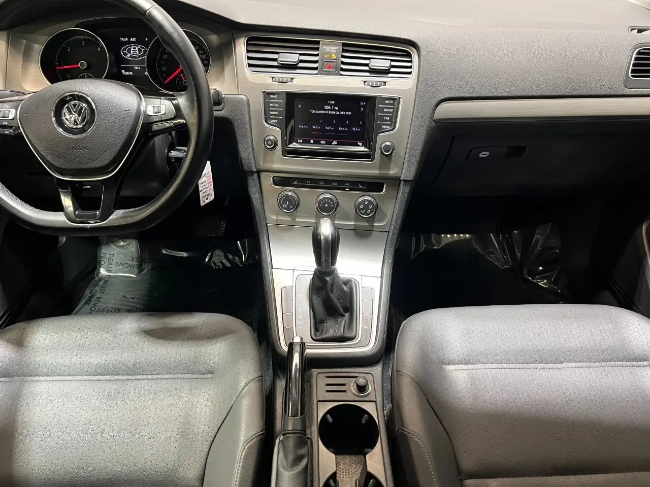 Volkswagen Golf photo Volkswagen Golf