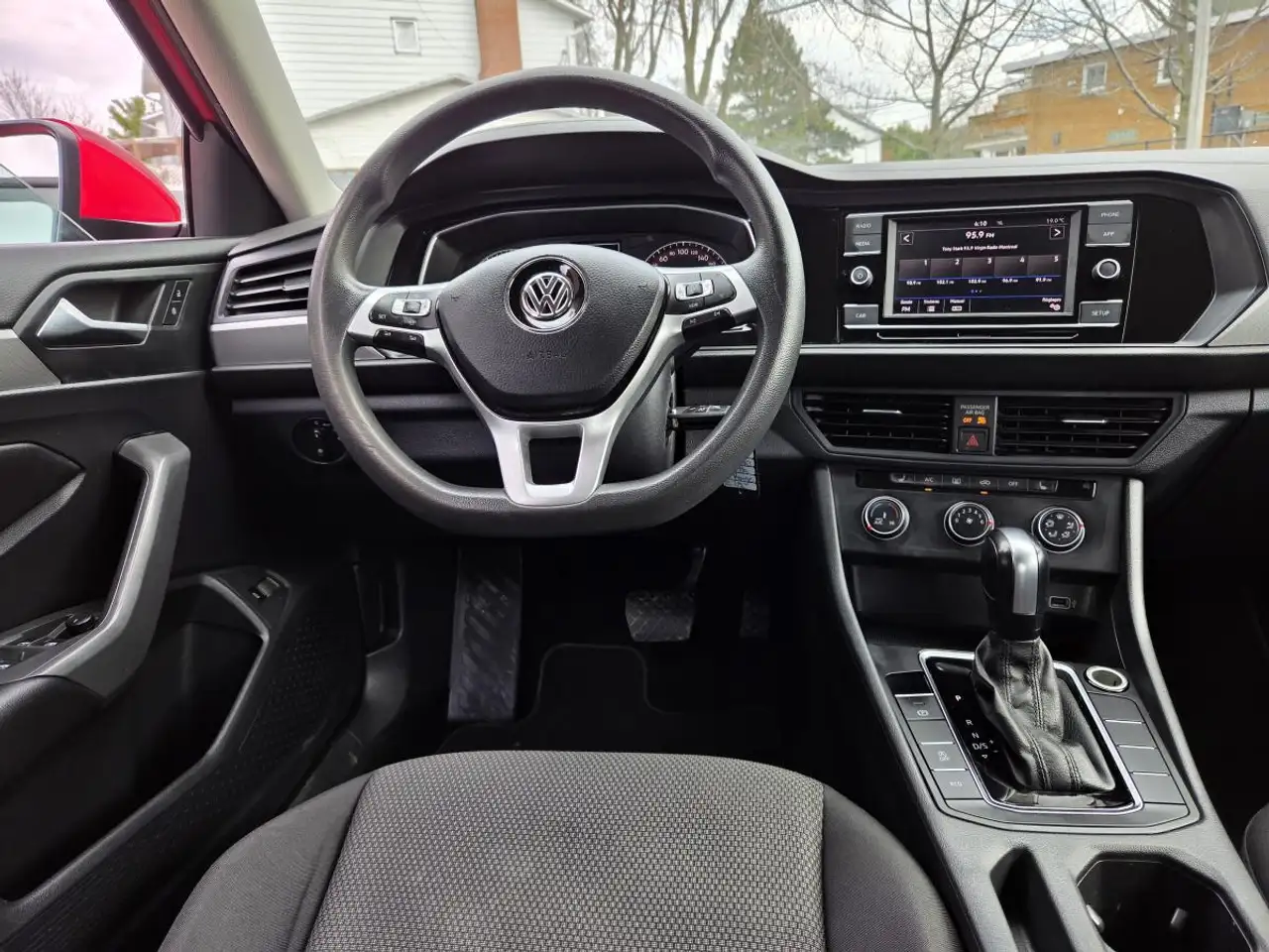 Volkswagen Jetta снимка Volkswagen Jetta