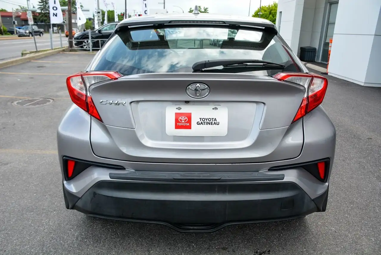 Toyota C-HR снимка Toyota C-HR