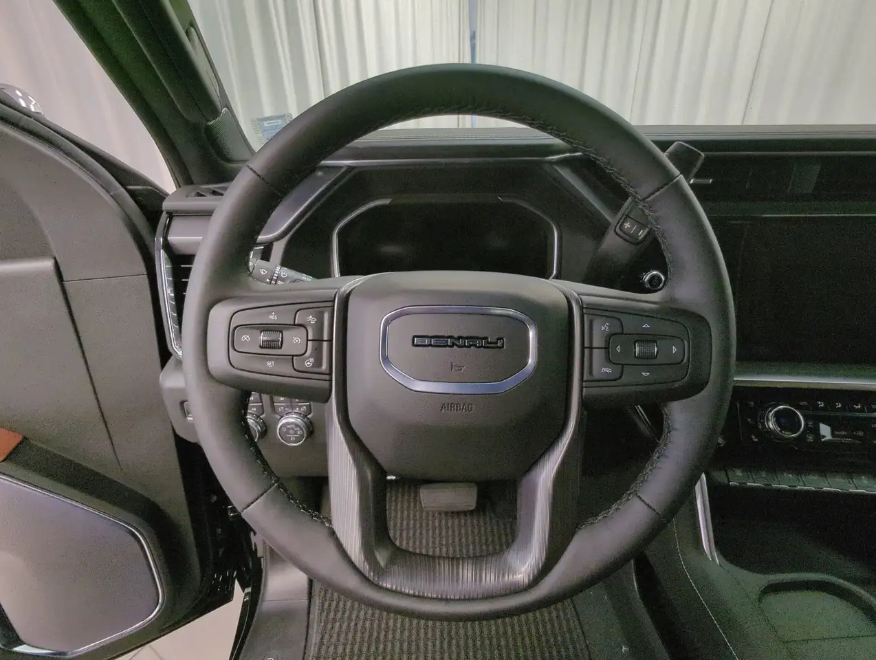 GMC Sierra 2500HD снимка GMC Sierra 2500HD