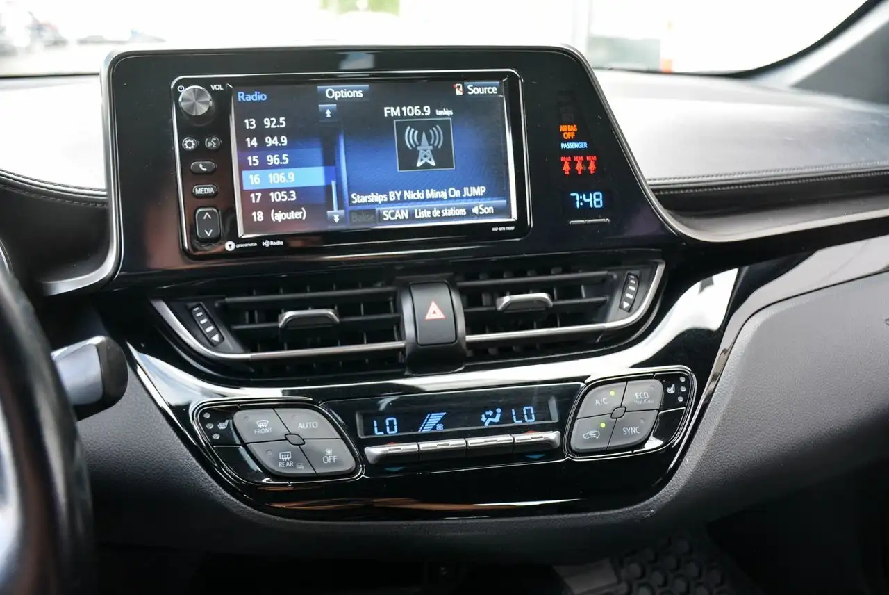 Toyota C-HR снимка Toyota C-HR