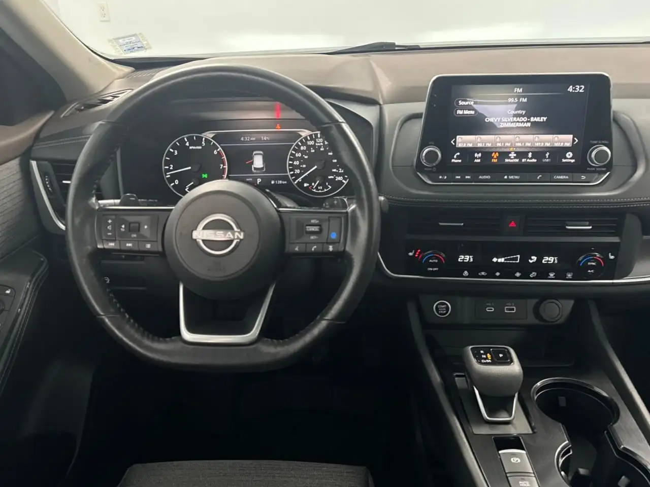 Nissan Rogue fotografie Nissan Rogue