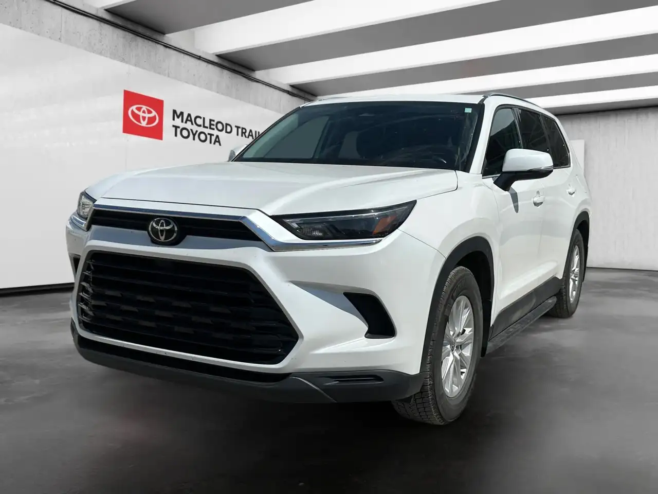 Toyota Grand Highlander fotografie Toyota Grand Highlander