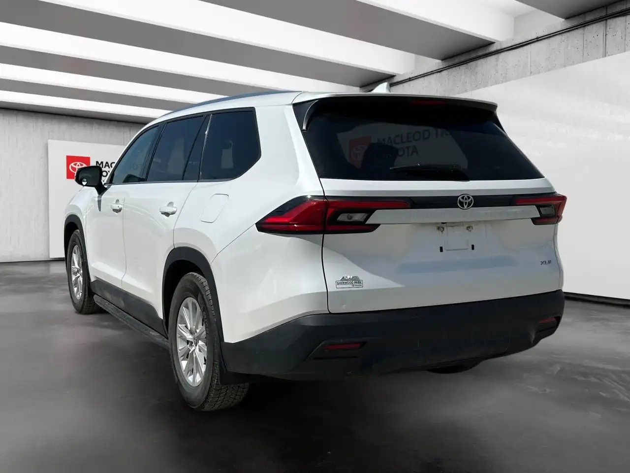 Toyota Grand Highlander fotografie Toyota Grand Highlander