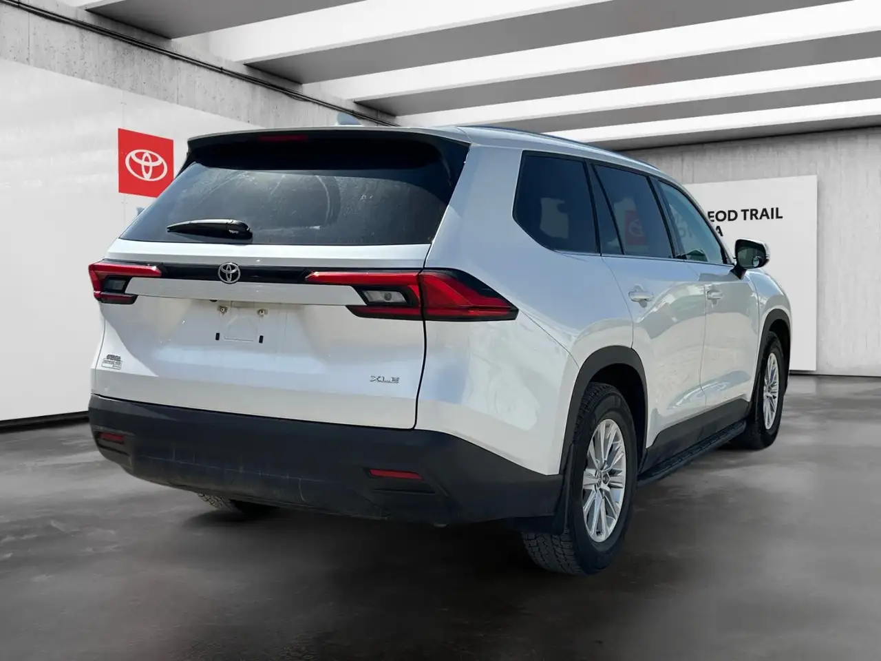Toyota Grand Highlander fotografie Toyota Grand Highlander