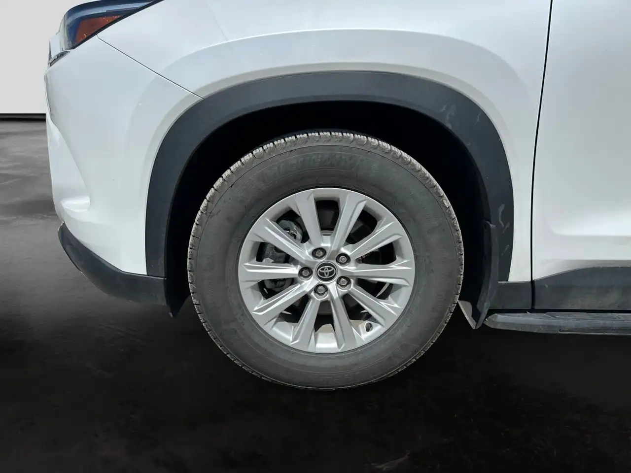 Toyota Grand Highlander fotografie Toyota Grand Highlander