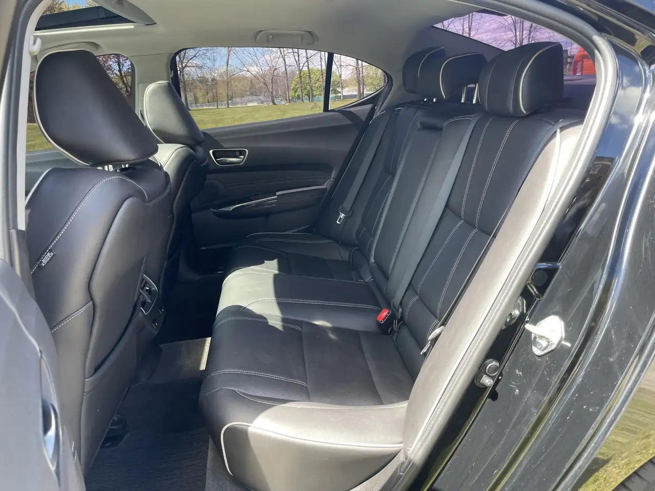 Acura TLX снимка Acura TLX