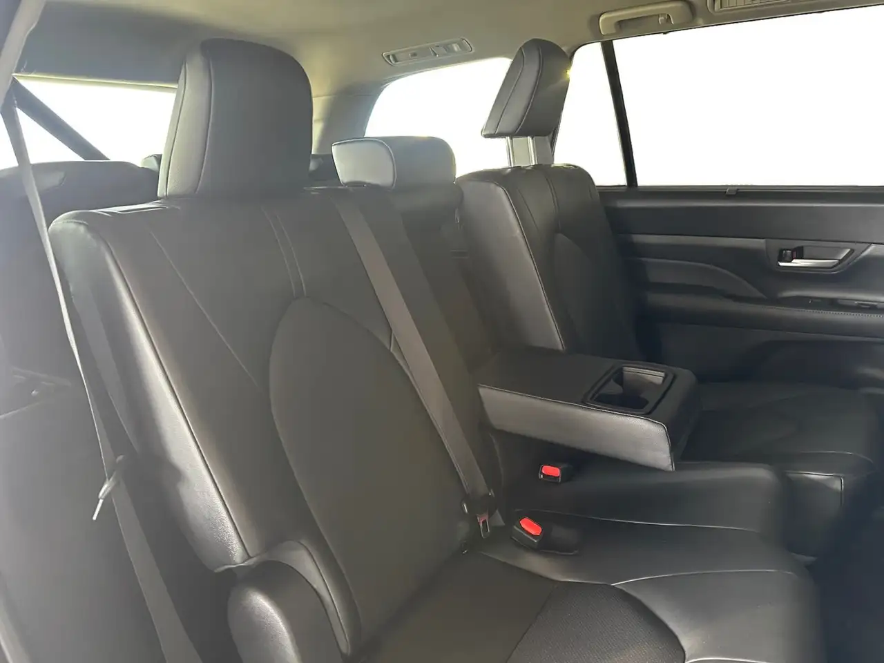 Toyota Grand Highlander fotografie Toyota Grand Highlander