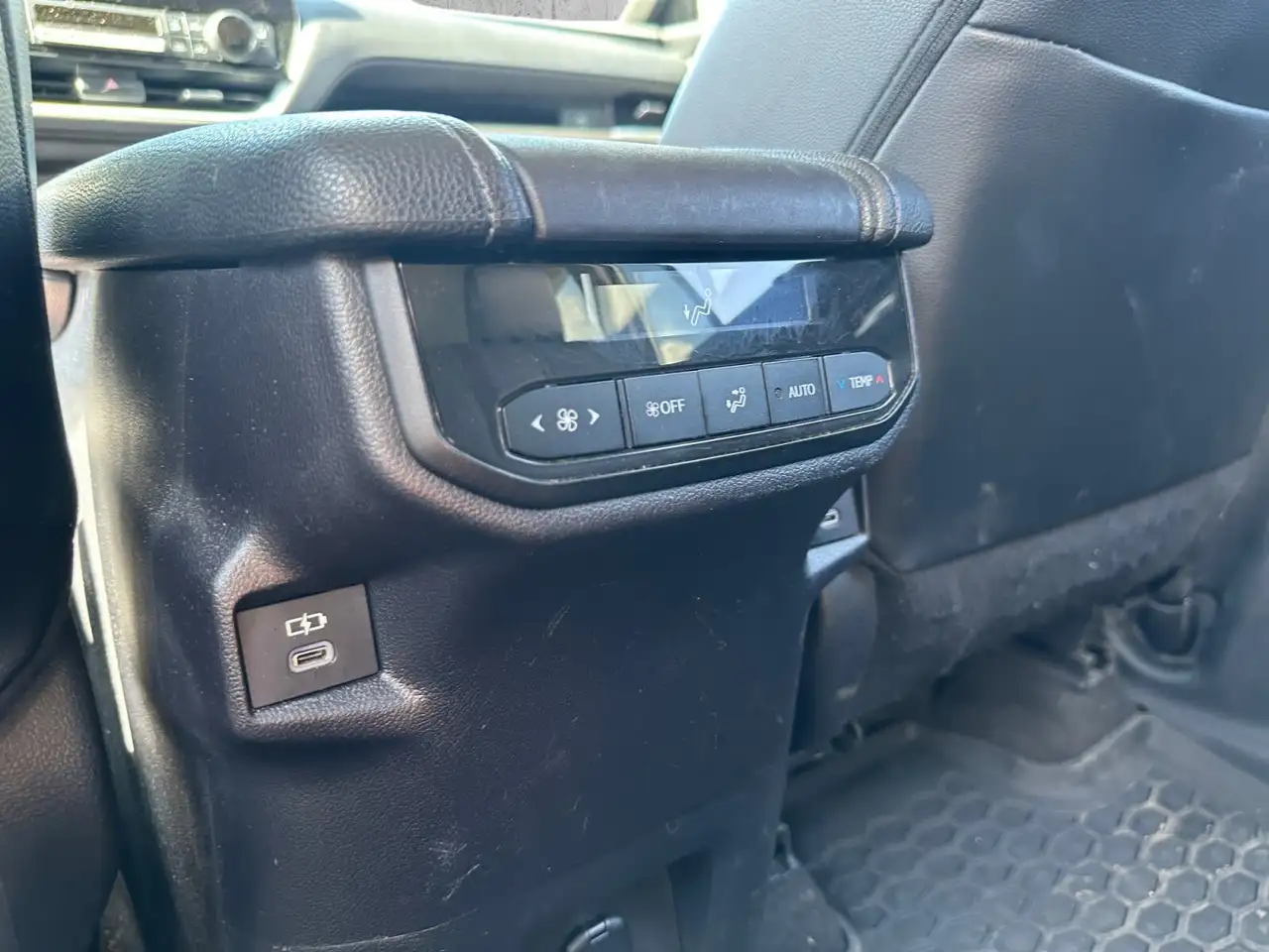 Toyota Grand Highlander fotografie Toyota Grand Highlander