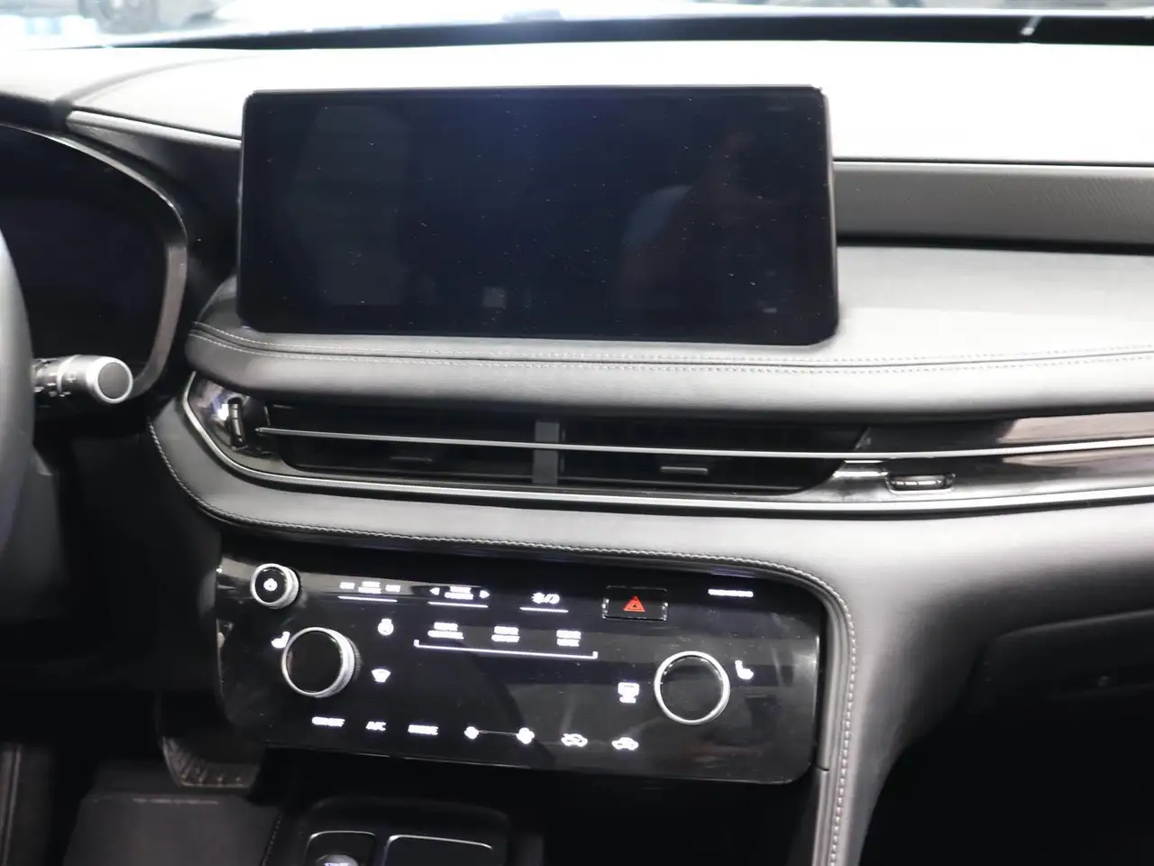 Infiniti QX60 снимка Infiniti QX60