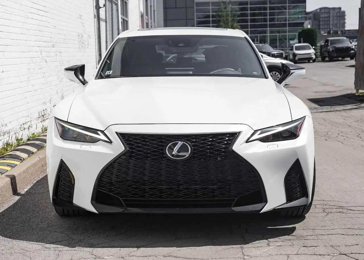 Lexus IS снимка Lexus IS