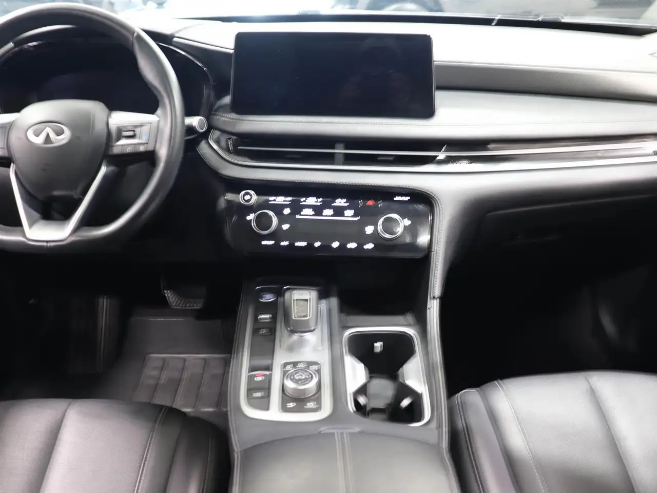 Infiniti QX60 снимка Infiniti QX60