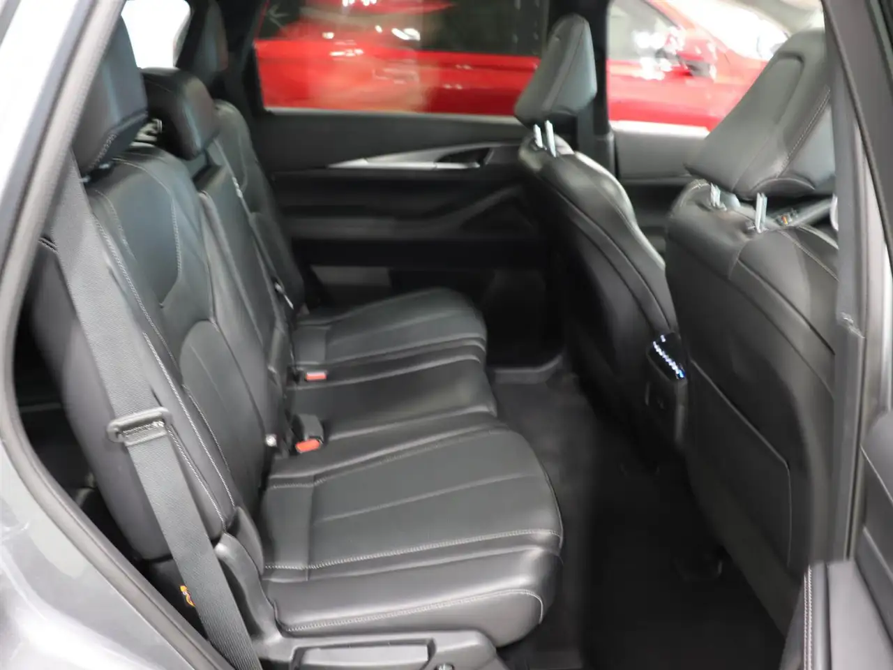 Infiniti QX60 снимка Infiniti QX60