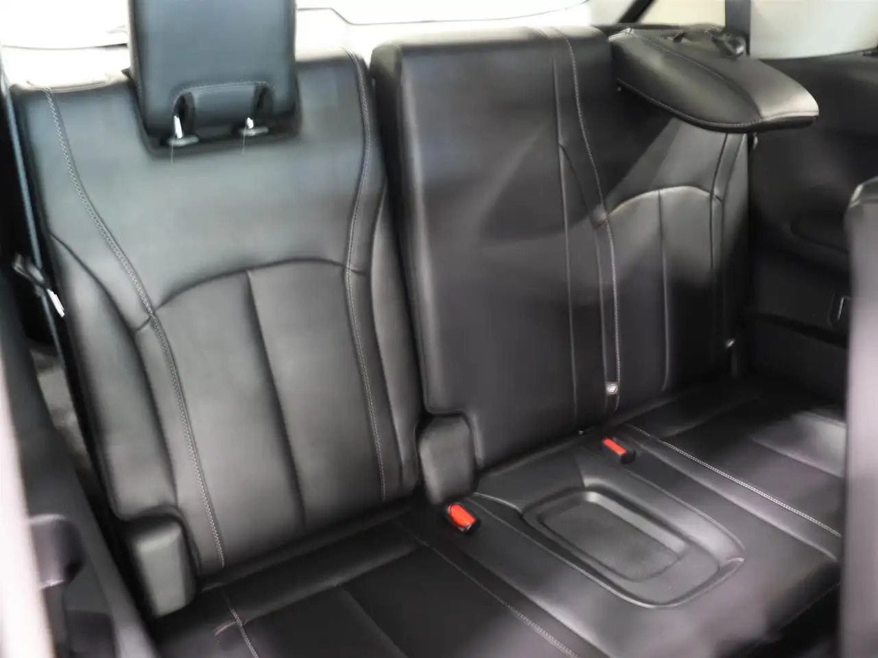 Infiniti QX60 снимка Infiniti QX60