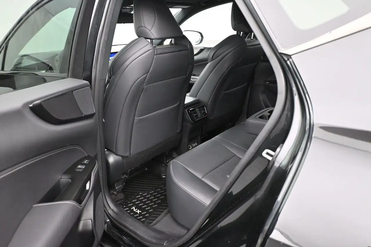 Lexus NX fotografie Lexus NX