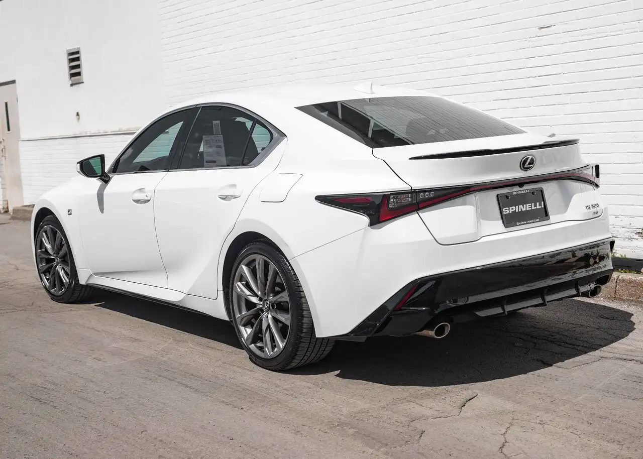 Lexus IS снимка Lexus IS