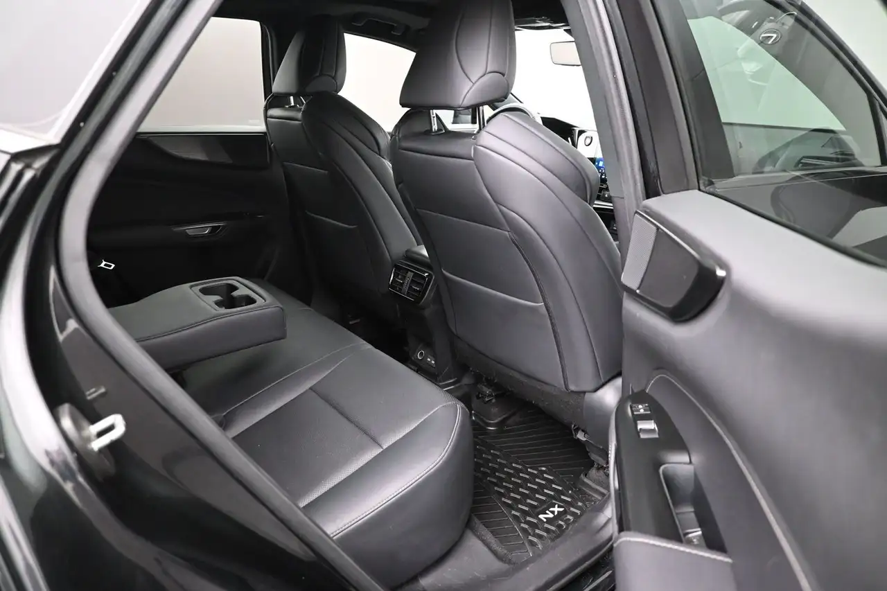 Lexus NX fotografie Lexus NX