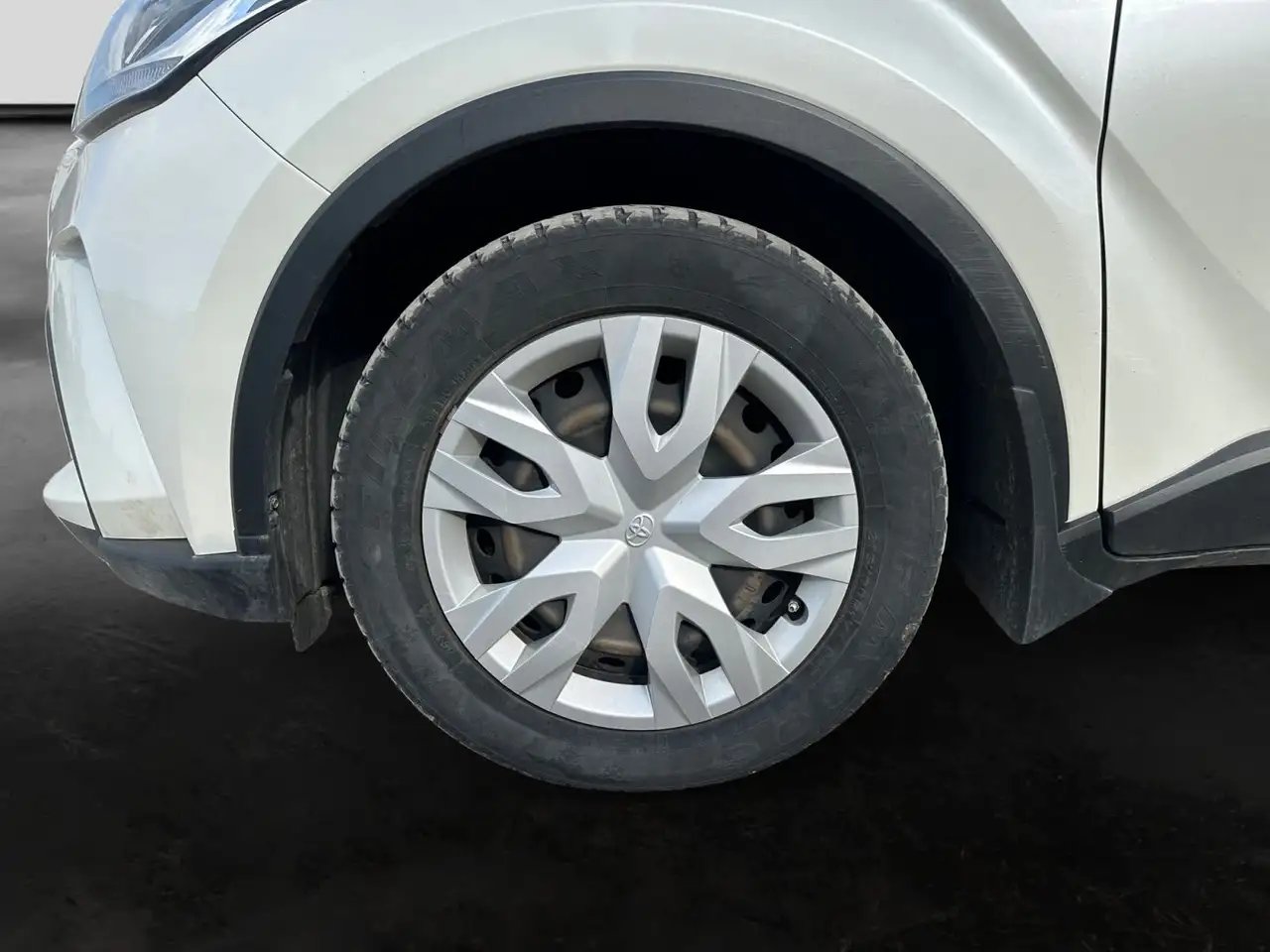 Toyota C-HR снимка Toyota C-HR