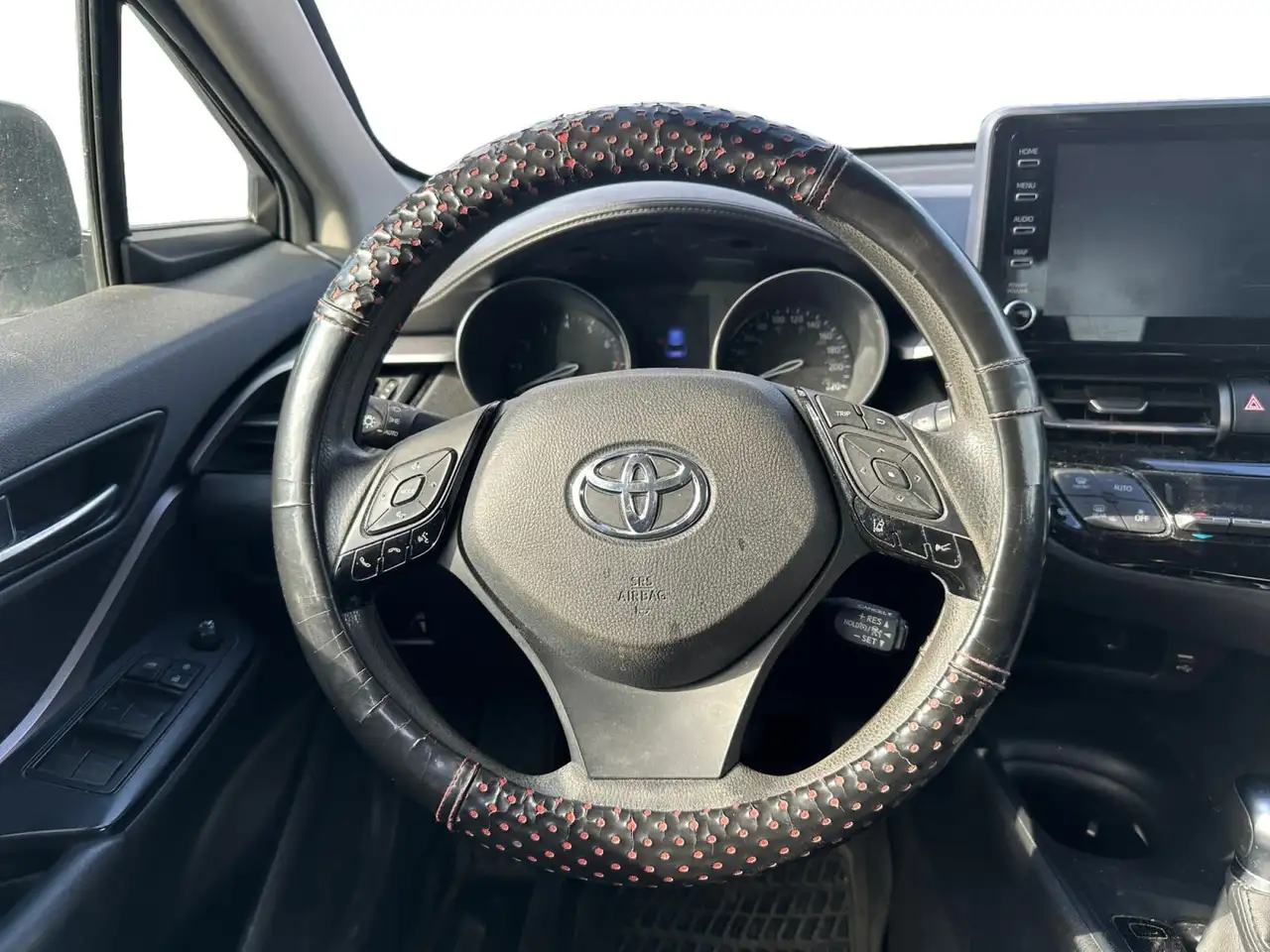 Toyota C-HR снимка Toyota C-HR