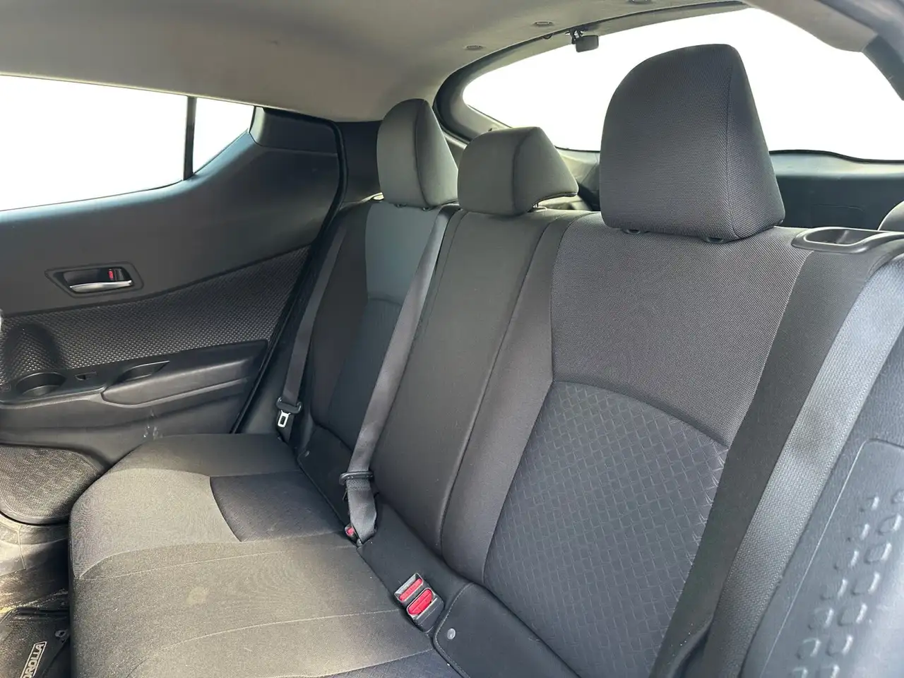 Toyota C-HR снимка Toyota C-HR