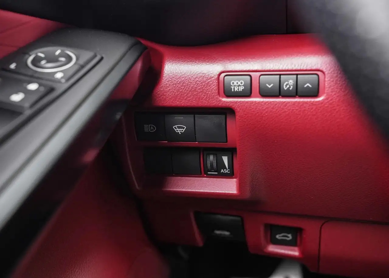 Lexus IS снимка Lexus IS