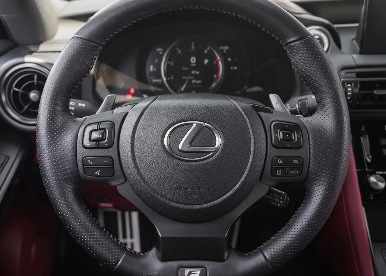 Lexus IS снимка Lexus IS