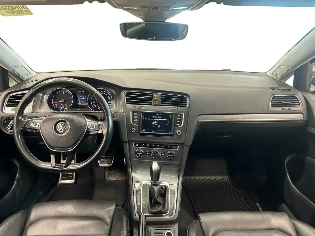 Volkswagen Golf photo Volkswagen Golf