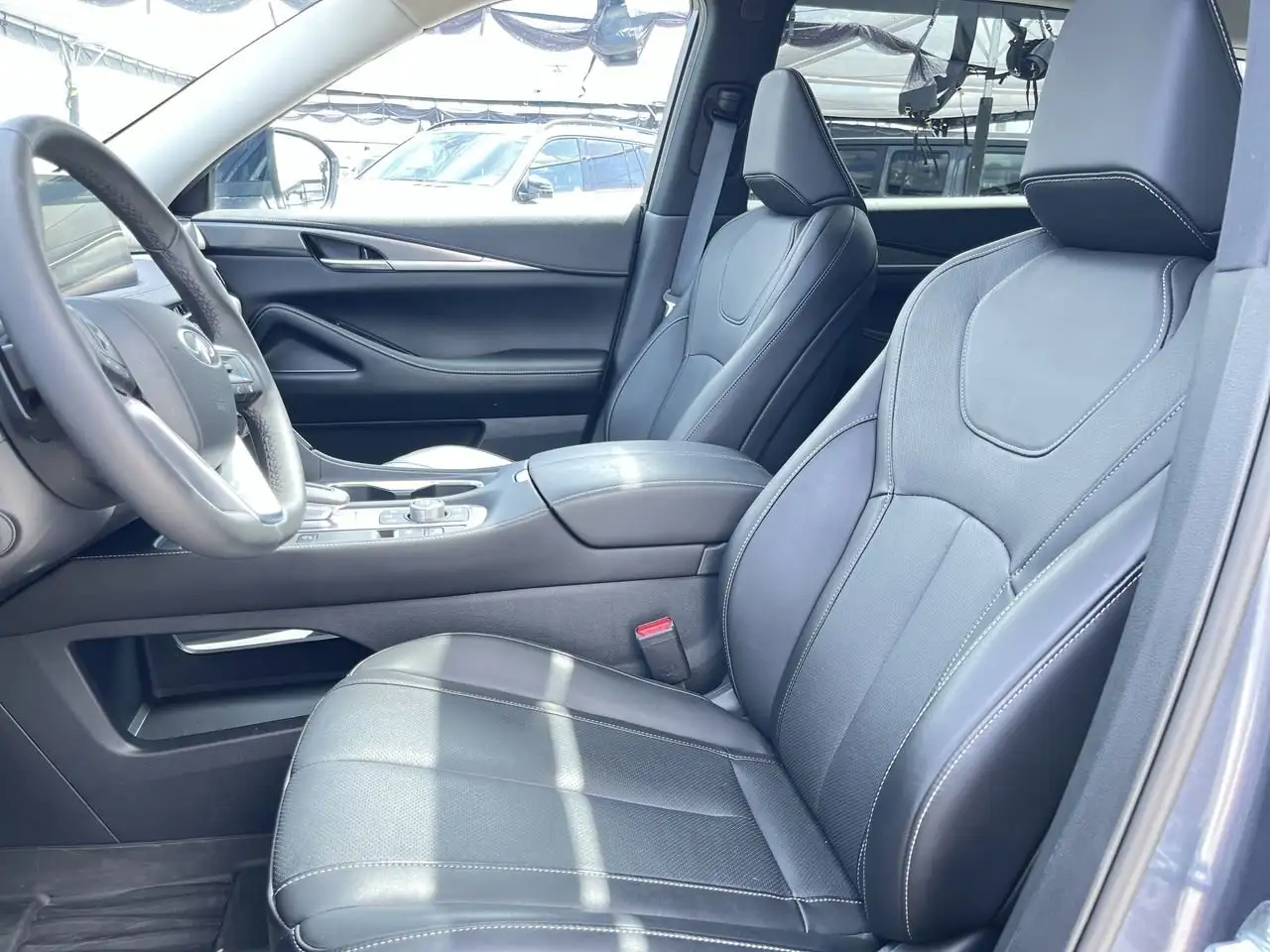 Infiniti QX60 снимка Infiniti QX60