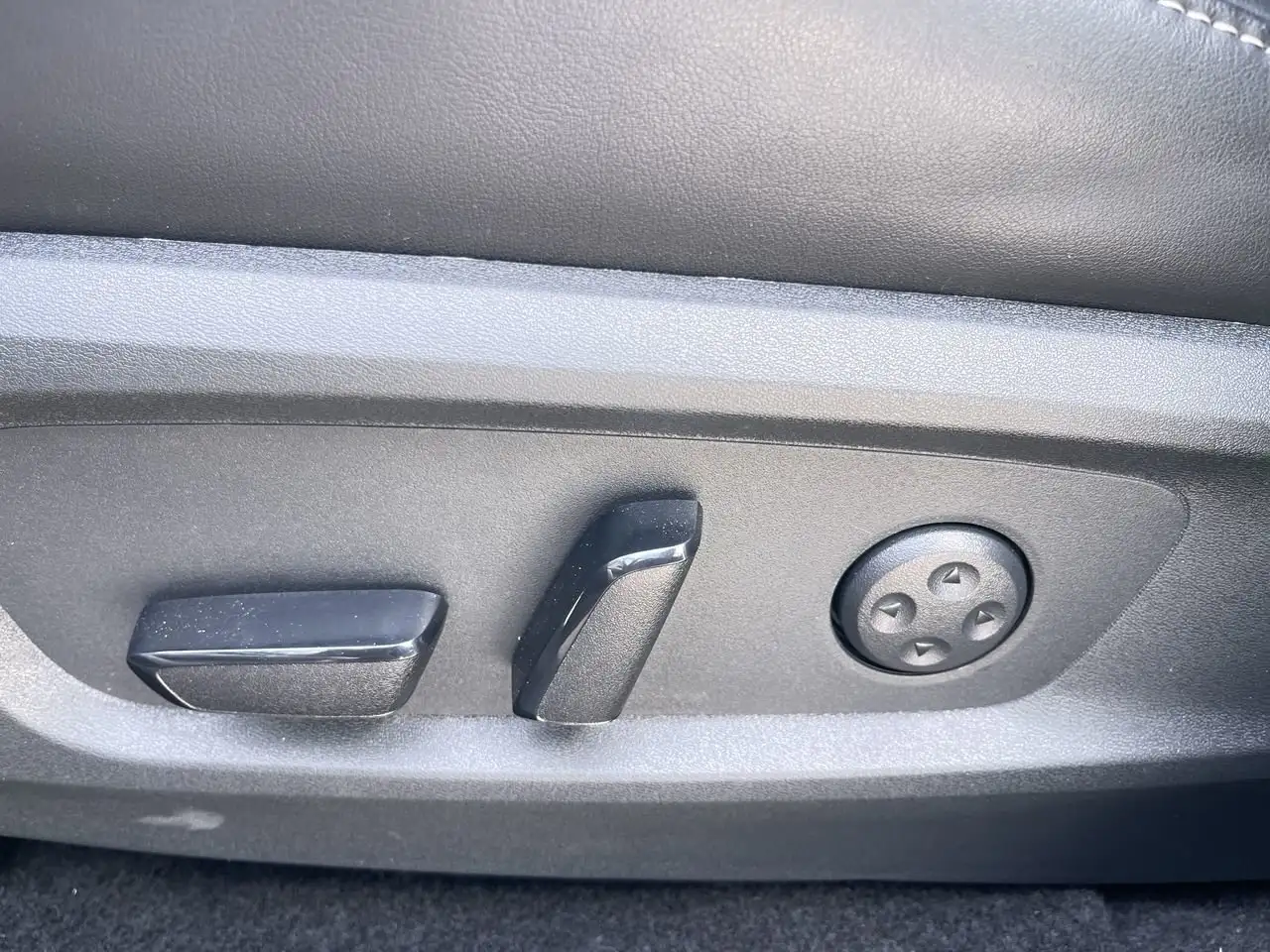 Infiniti QX60 снимка Infiniti QX60