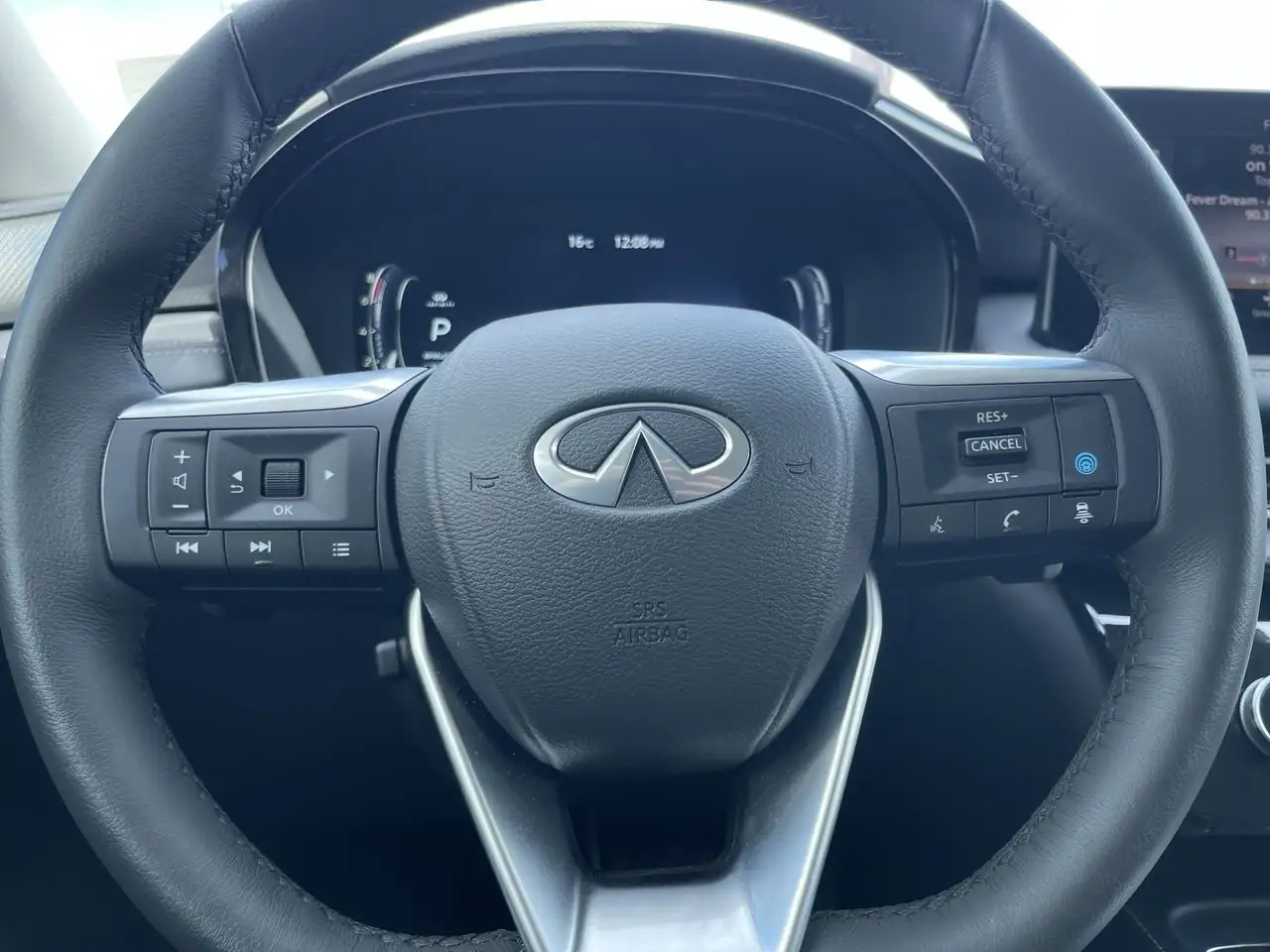 Infiniti QX60 снимка Infiniti QX60