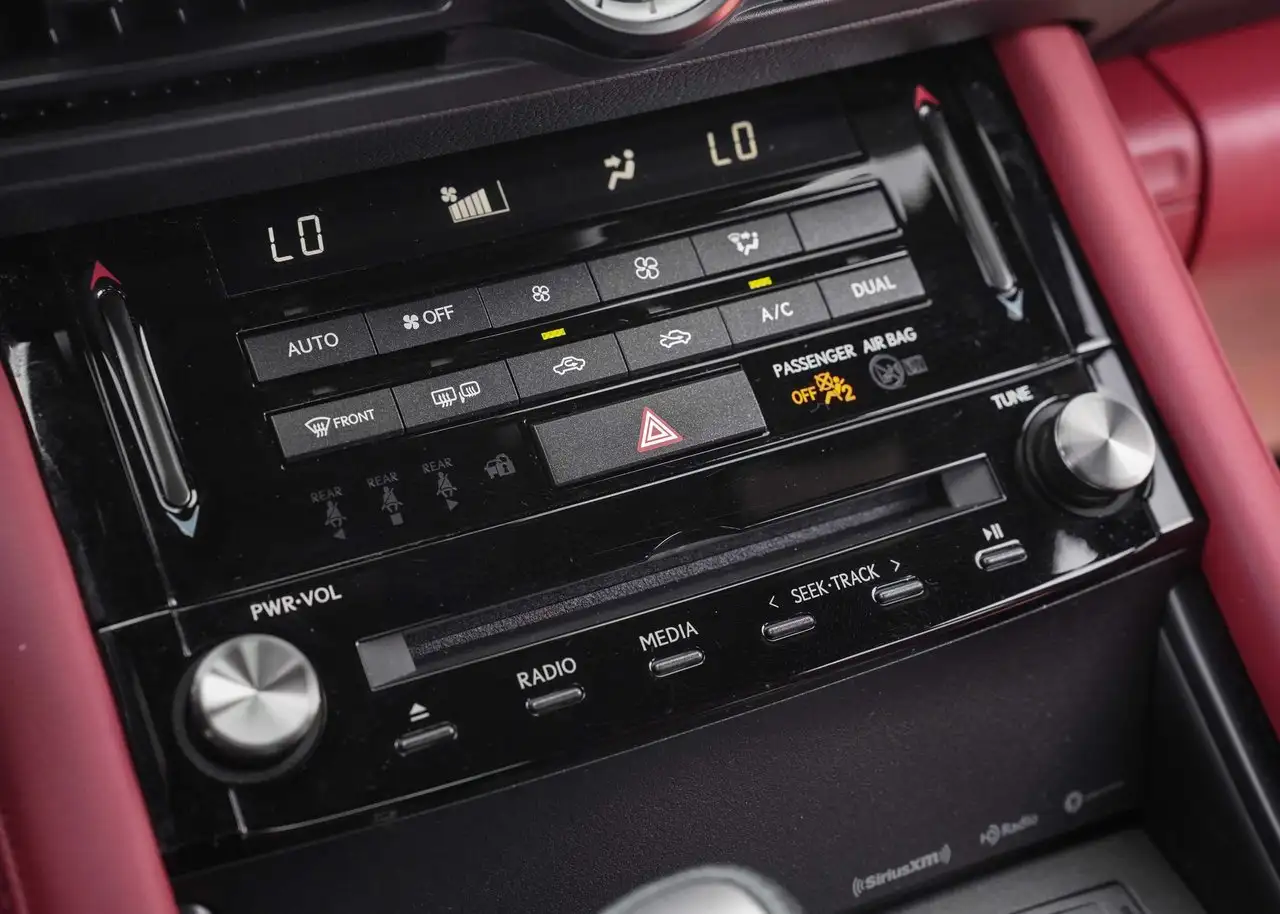 Lexus IS снимка Lexus IS