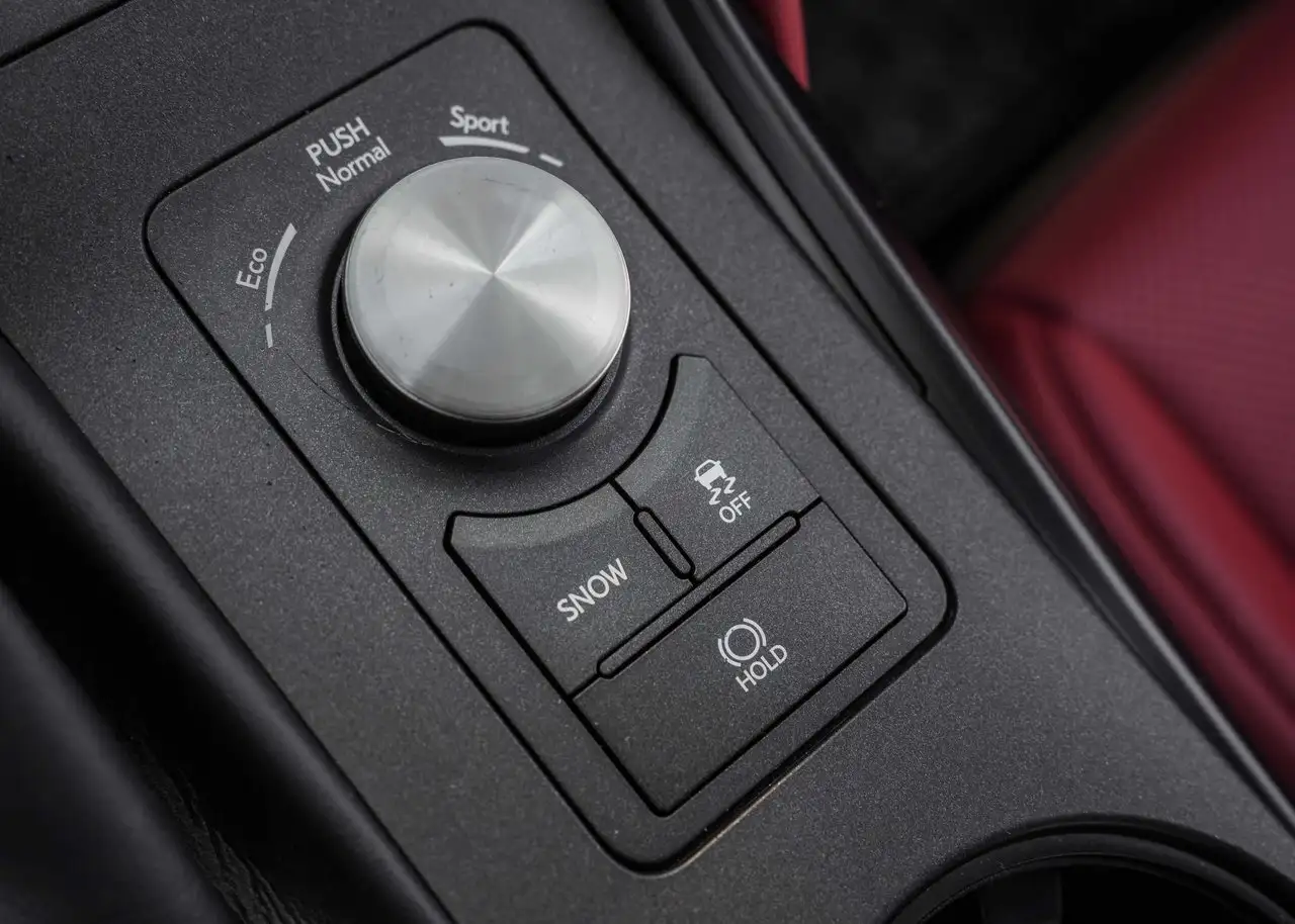 Lexus IS снимка Lexus IS