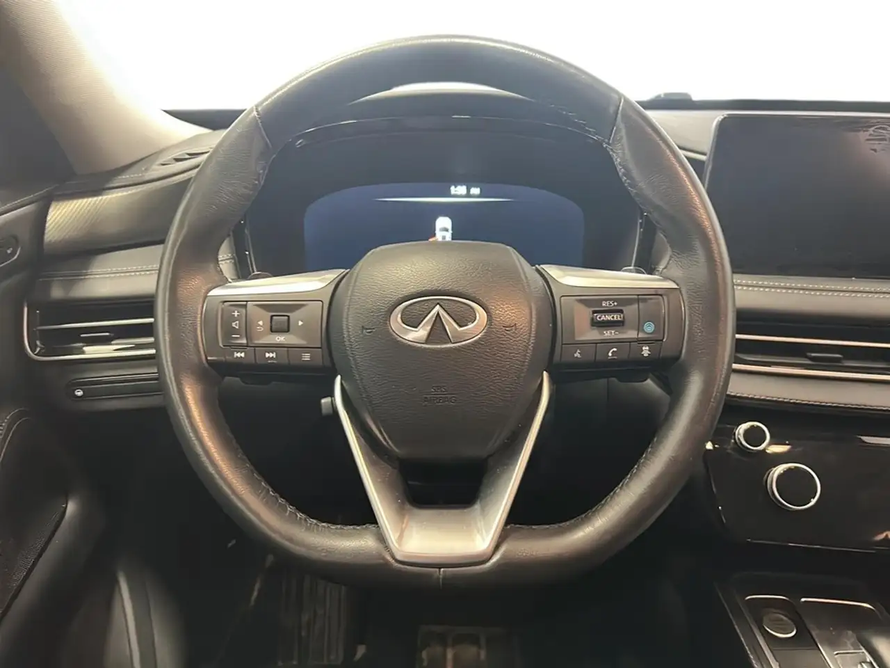 Infiniti QX60 снимка Infiniti QX60