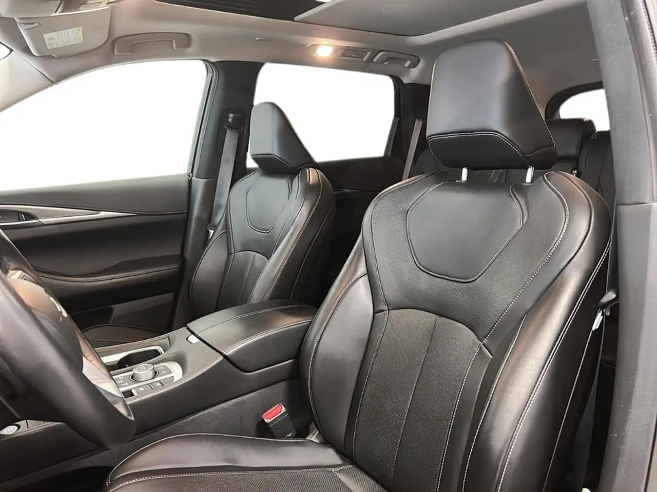 Infiniti QX60 снимка Infiniti QX60
