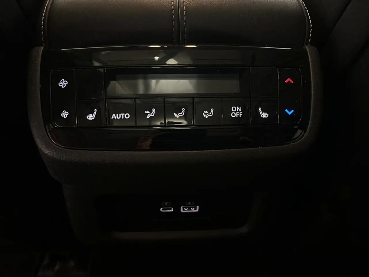 Infiniti QX60 снимка Infiniti QX60