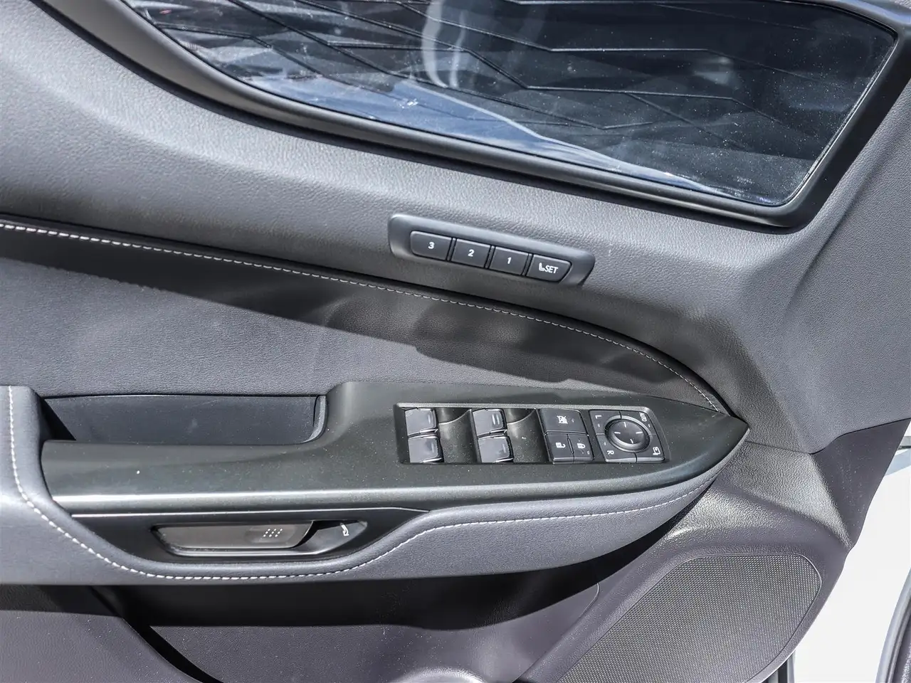 Lexus NX photo Lexus NX