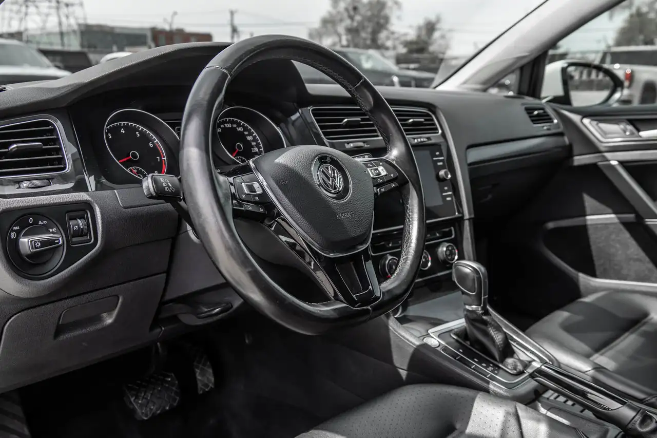 Volkswagen Golf снимка Volkswagen Golf