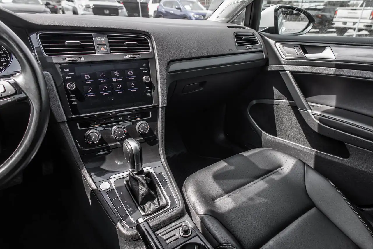 Volkswagen Golf снимка Volkswagen Golf