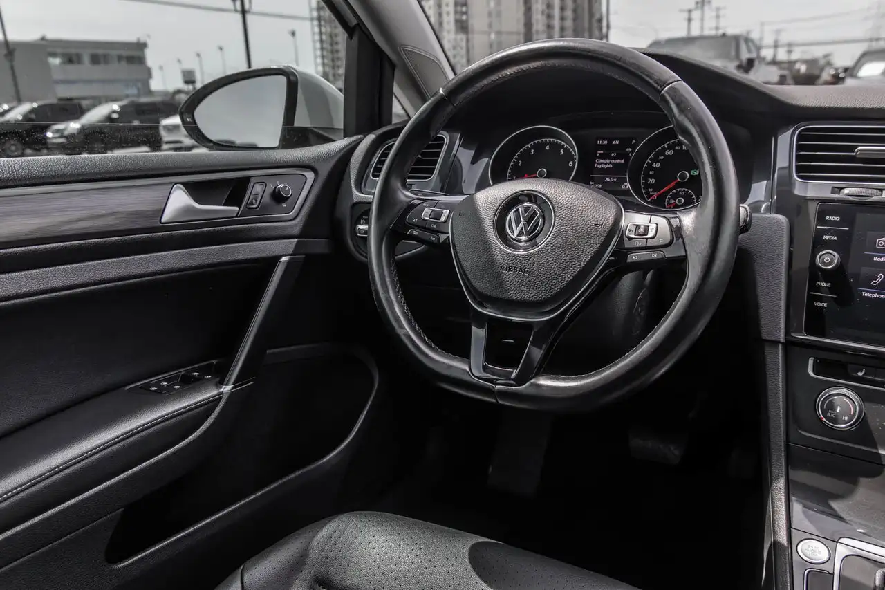 Volkswagen Golf снимка Volkswagen Golf