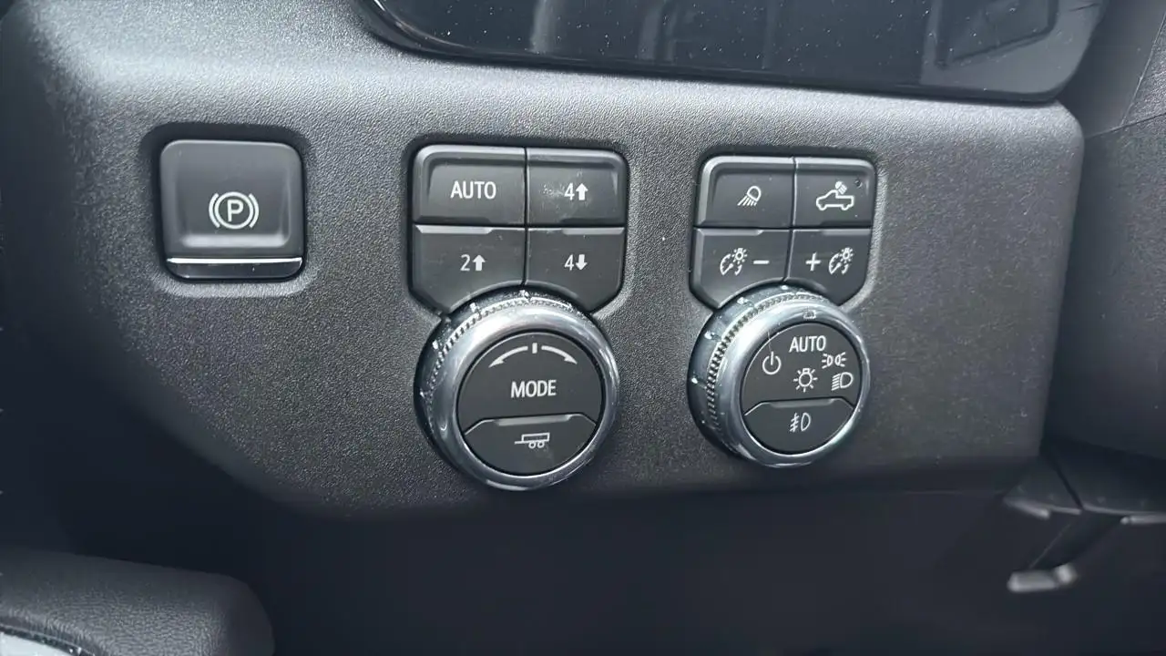 GMC Sierra 2500HD снимка GMC Sierra 2500HD