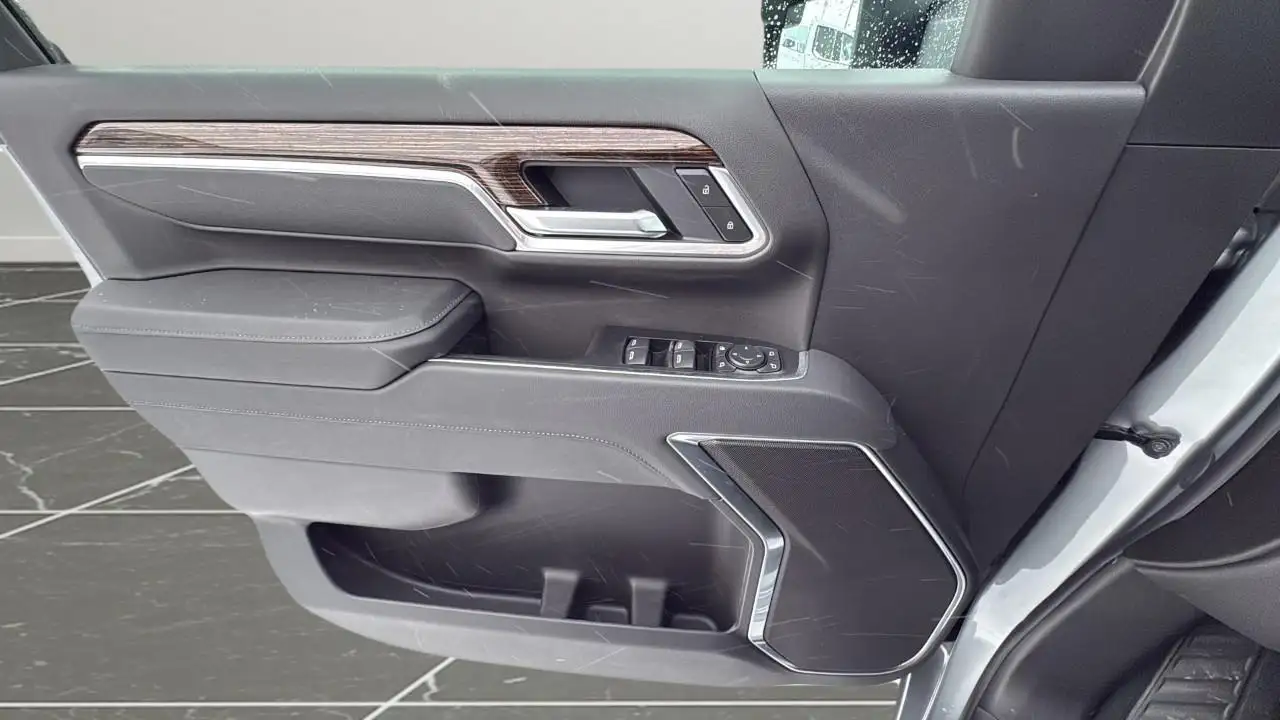 GMC Sierra 2500HD снимка GMC Sierra 2500HD