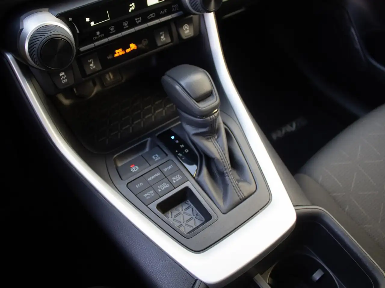 Toyota RAV 4 снимка Toyota RAV 4