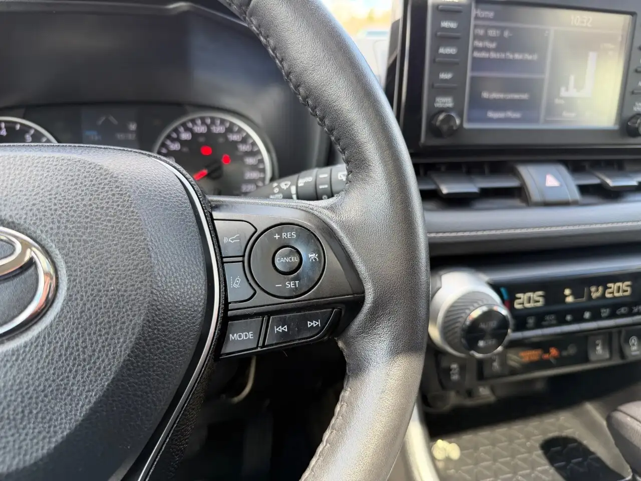 Toyota RAV 4 снимка Toyota RAV 4