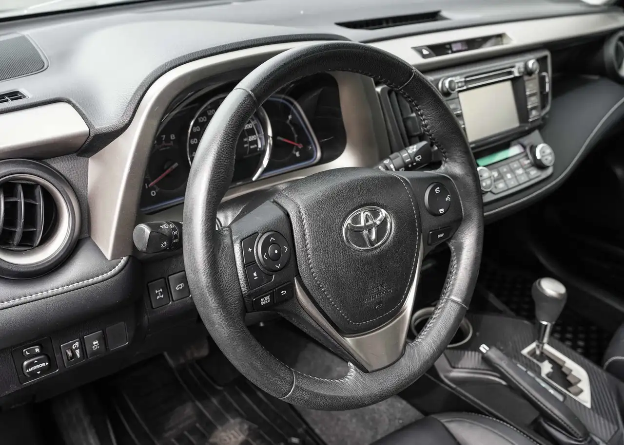 Toyota RAV 4 снимка Toyota RAV 4