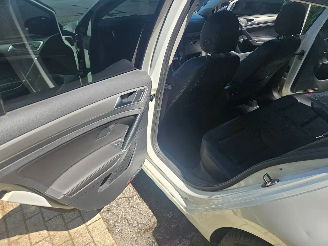 Volkswagen Golf photo Volkswagen Golf