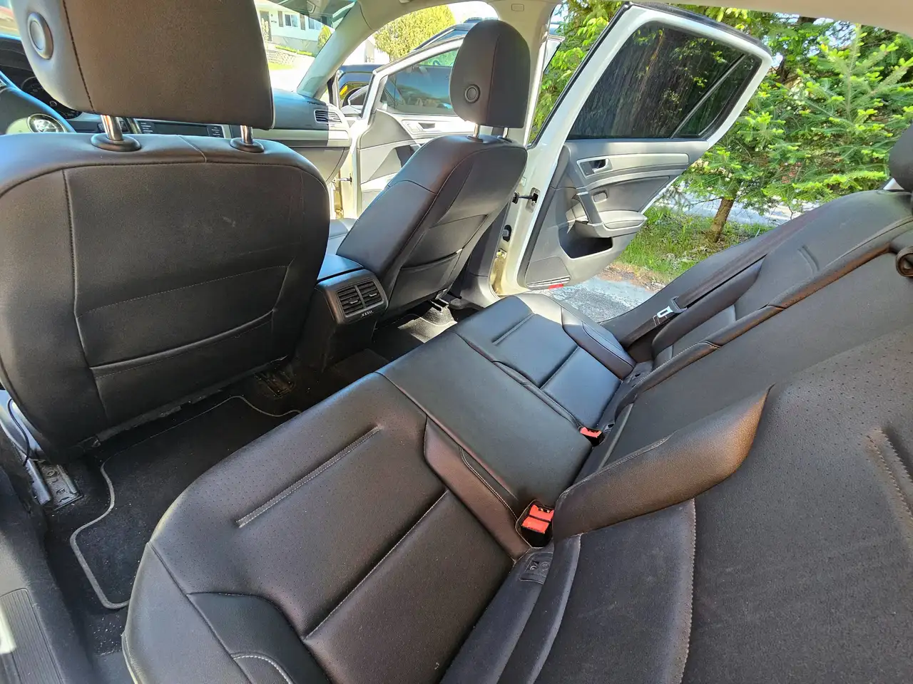 Volkswagen Golf photo Volkswagen Golf