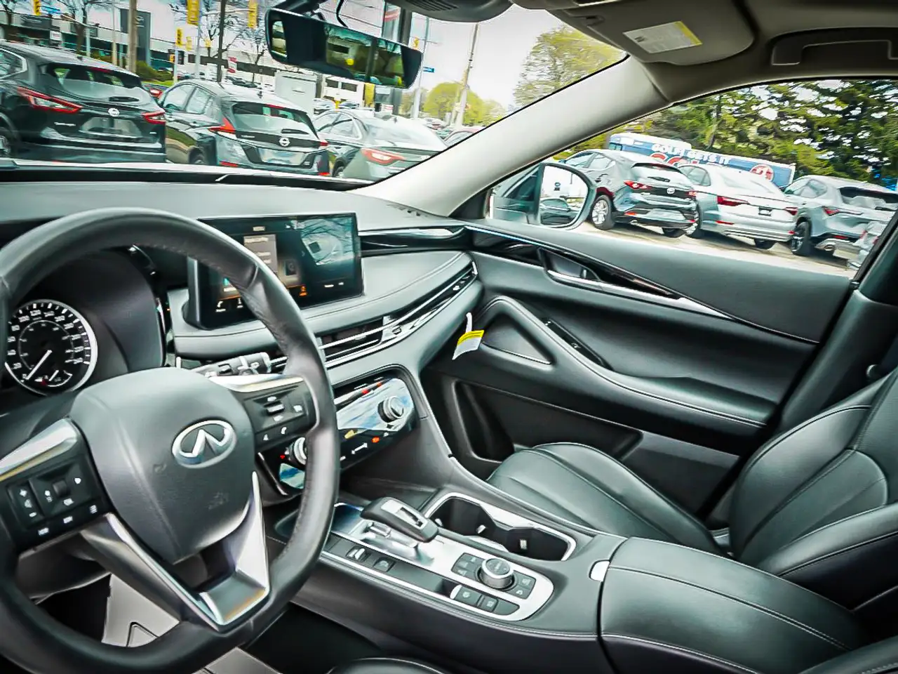 Infiniti QX60 снимка Infiniti QX60